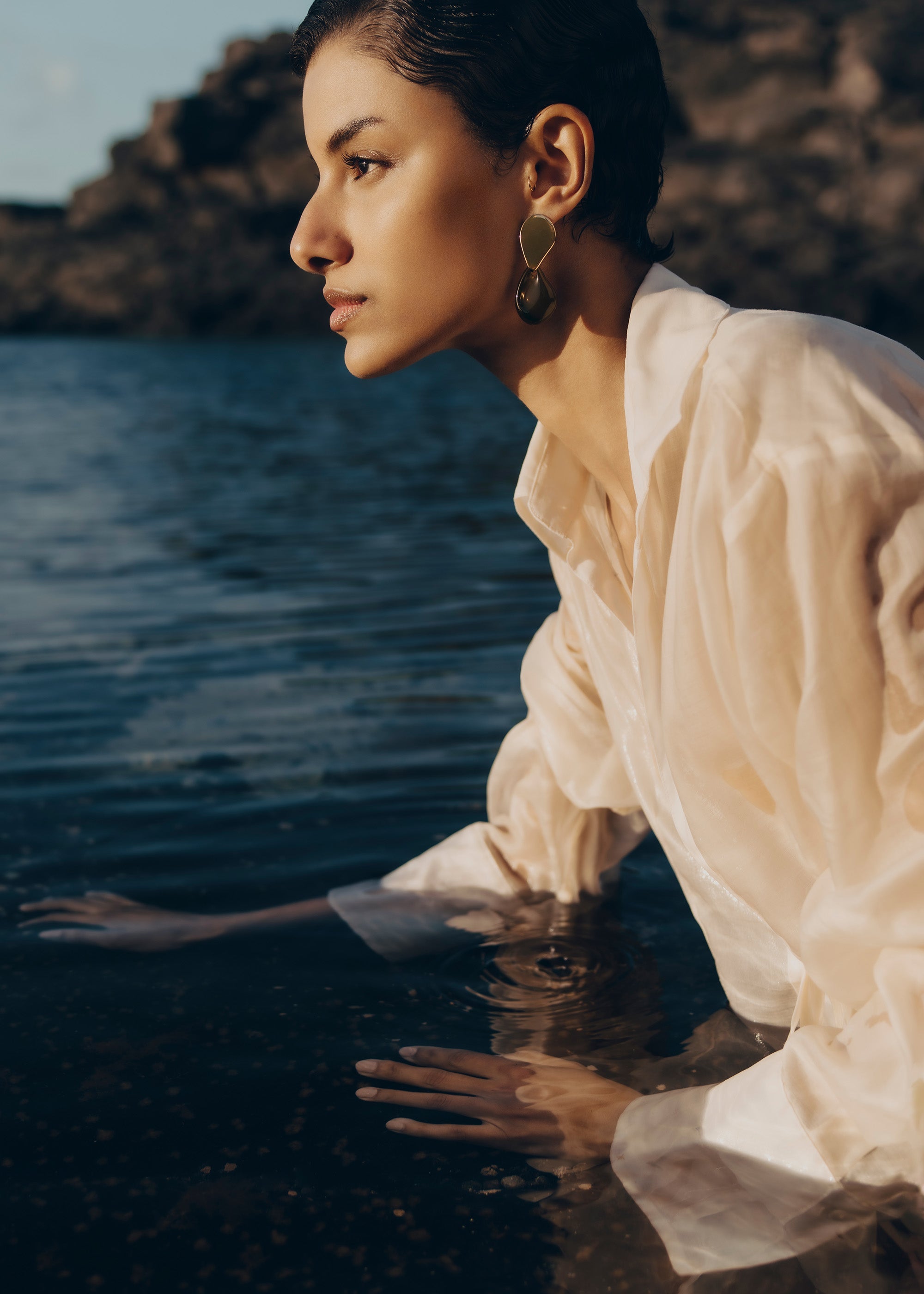 Naé Earrings - Smoked glass